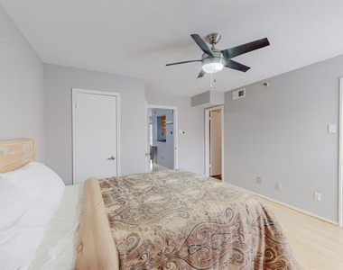 5916 Gaston Avenue - Photo Thumbnail 16