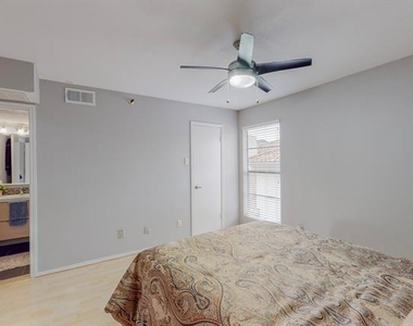 5916 Gaston Avenue - Photo Thumbnail 15