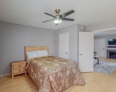 5916 Gaston Avenue - Photo Thumbnail 17