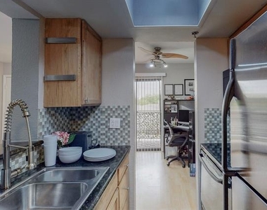 5916 Gaston Avenue - Photo Thumbnail 8