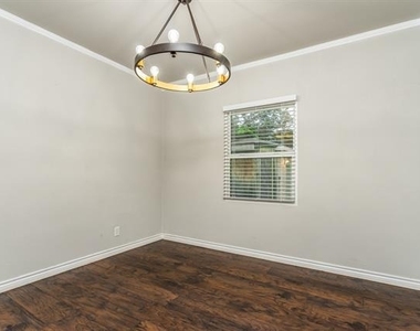 11517 Fernald Avenue - Photo Thumbnail 5