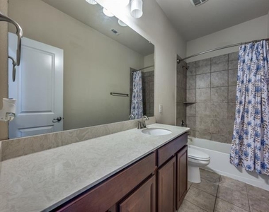 7340 Beranger Drive - Photo Thumbnail 22