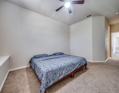 7340 Beranger Drive - Photo Thumbnail 21