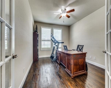 7340 Beranger Drive - Photo Thumbnail 4