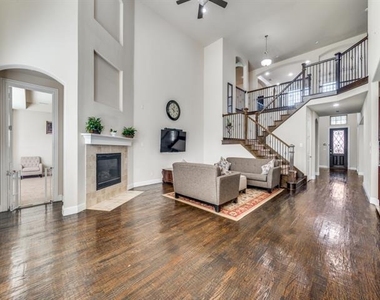 7340 Beranger Drive - Photo Thumbnail 8