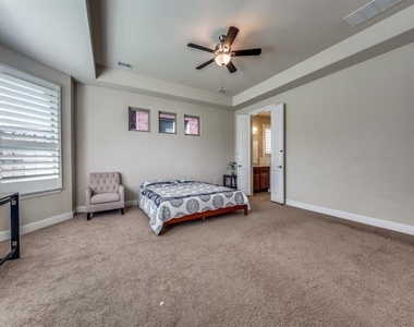 7340 Beranger Drive - Photo Thumbnail 13