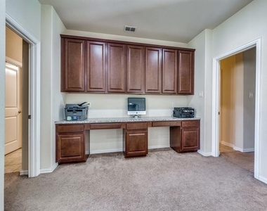 7340 Beranger Drive - Photo Thumbnail 5