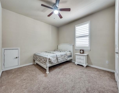 7340 Beranger Drive - Photo Thumbnail 17