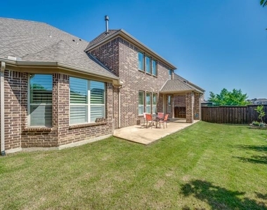 7340 Beranger Drive - Photo Thumbnail 24
