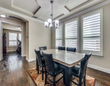 7340 Beranger Drive - Photo Thumbnail 12