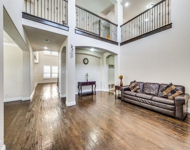 7340 Beranger Drive - Photo Thumbnail 7
