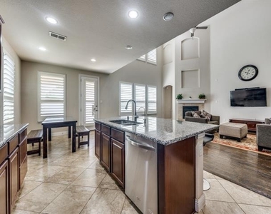 7340 Beranger Drive - Photo Thumbnail 11