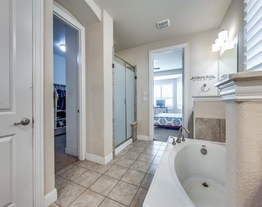 7340 Beranger Drive - Photo Thumbnail 15