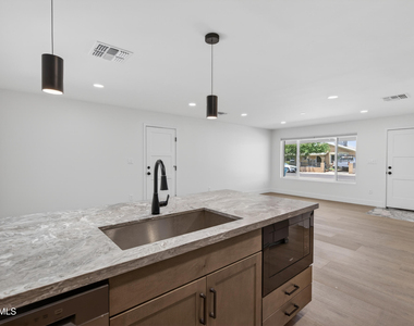 5407 W Holly Street - Photo Thumbnail 17