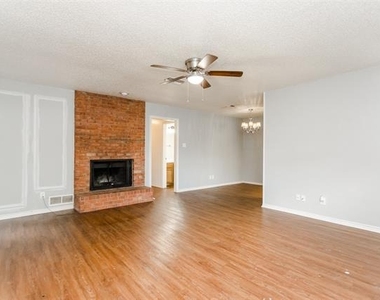 2301 Kingsford Court - Photo Thumbnail 13