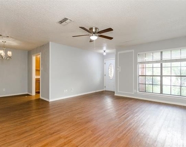 2301 Kingsford Court - Photo Thumbnail 14