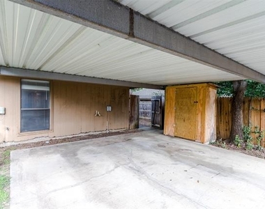 2301 Kingsford Court - Photo Thumbnail 23