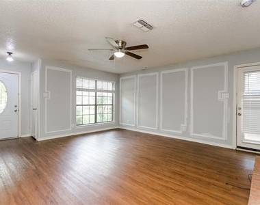 2301 Kingsford Court - Photo Thumbnail 11