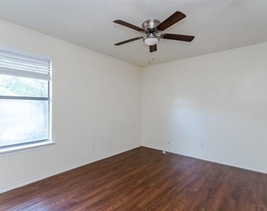2301 Kingsford Court - Photo Thumbnail 19