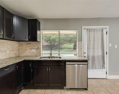 1732 Delaford Court - Photo Thumbnail 12