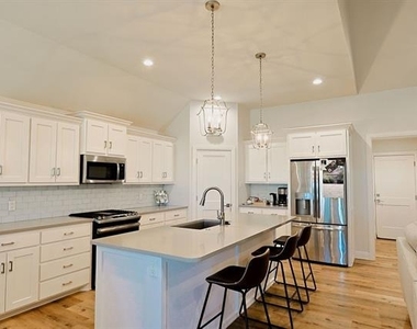 5733 Legacy Drive - Photo Thumbnail 4