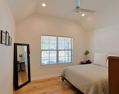 5733 Legacy Drive - Photo Thumbnail 19