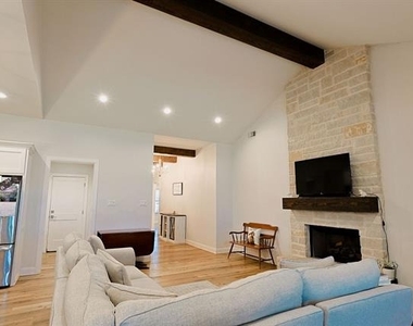 5733 Legacy Drive - Photo Thumbnail 9