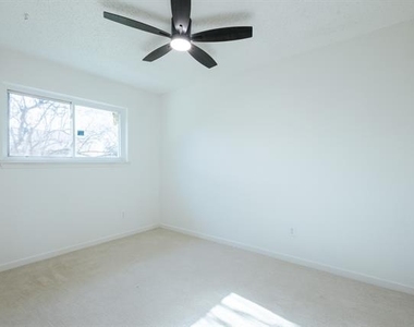 3921 Teaberry Lane - Photo Thumbnail 13