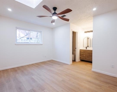 3921 Teaberry Lane - Photo Thumbnail 6