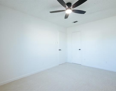 3921 Teaberry Lane - Photo Thumbnail 15