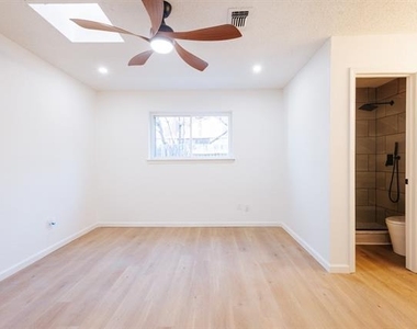 3921 Teaberry Lane - Photo Thumbnail 7