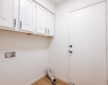 3921 Teaberry Lane - Photo Thumbnail 11