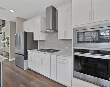 758 Creekwater Lane - Photo Thumbnail 9