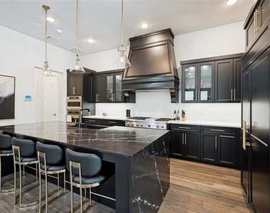 7820 Merit Lane - Photo Thumbnail 8