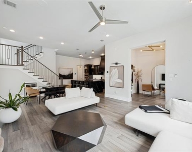 7820 Merit Lane - Photo Thumbnail 4