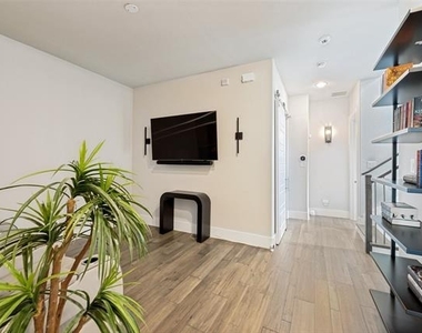 7820 Merit Lane - Photo Thumbnail 26