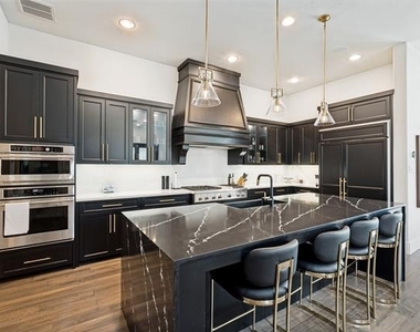 7820 Merit Lane - Photo Thumbnail 7