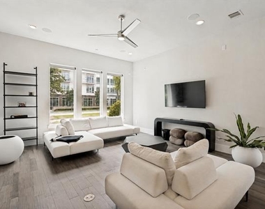 7820 Merit Lane - Photo Thumbnail 5