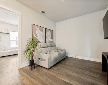 7820 Merit Lane - Photo Thumbnail 25