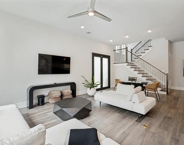 7820 Merit Lane - Photo Thumbnail 6