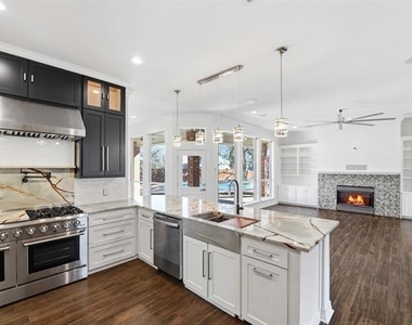 1109 Travis Court - Photo Thumbnail 9