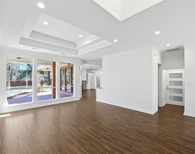 1109 Travis Court - Photo Thumbnail 17