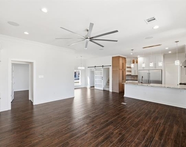 1109 Travis Court - Photo Thumbnail 15