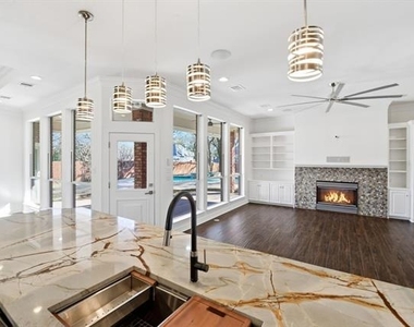 1109 Travis Court - Photo Thumbnail 5
