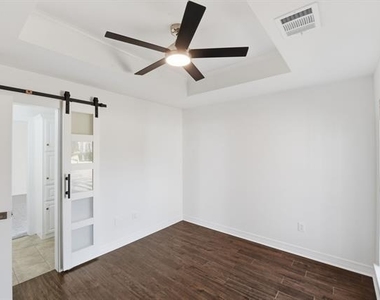 1109 Travis Court - Photo Thumbnail 27