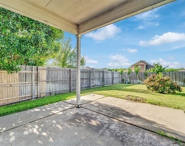 1407 Autumncrest Drive - Photo Thumbnail 21