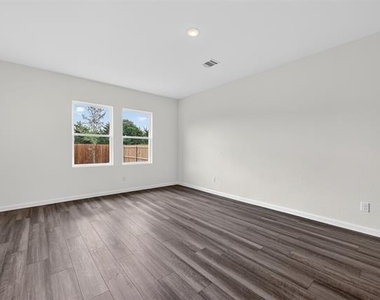 2122 Prairie Lane - Photo Thumbnail 5