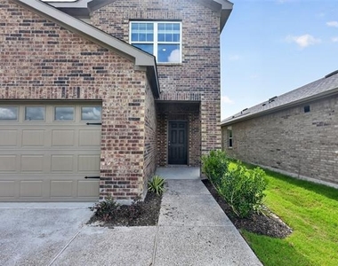 2122 Prairie Lane - Photo Thumbnail 3