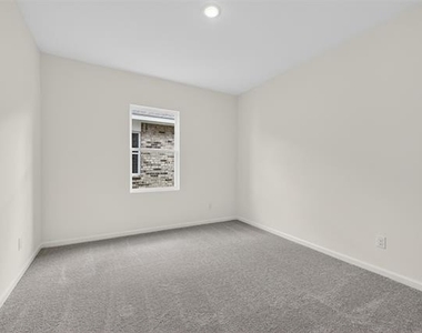 2122 Prairie Lane - Photo Thumbnail 11