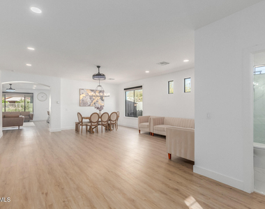 6404 W Black Hill Road - Photo Thumbnail 3